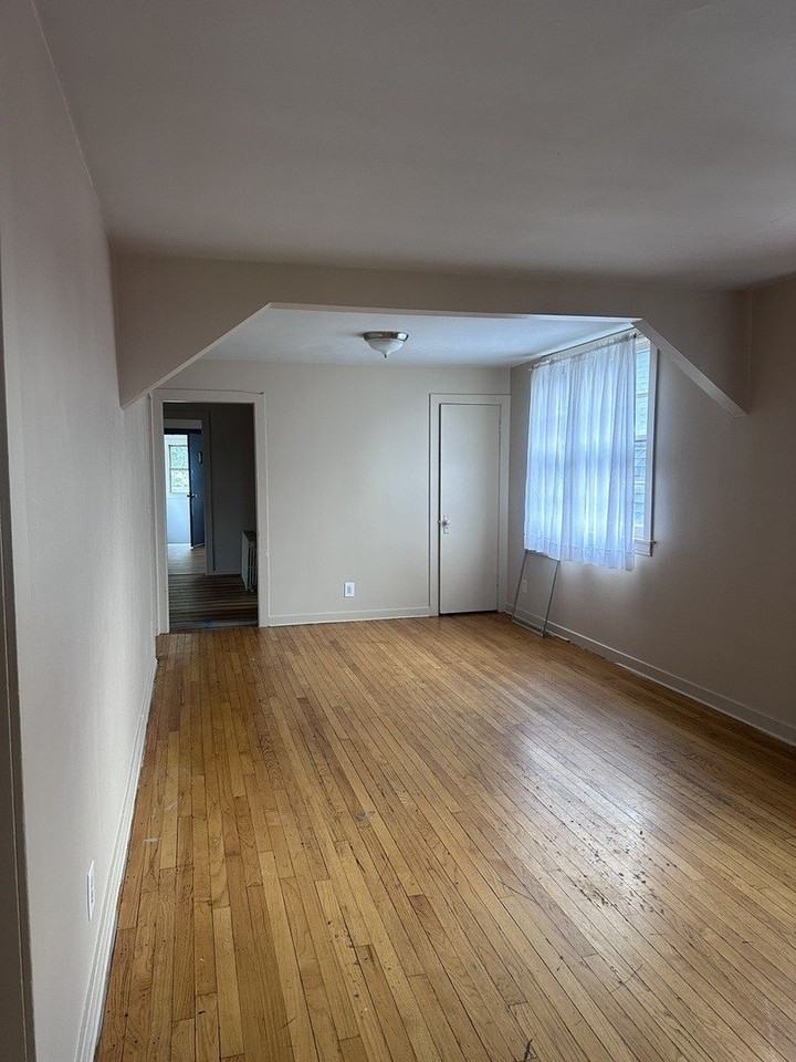 101 E 23rd St #2 - Photo 7 of 15