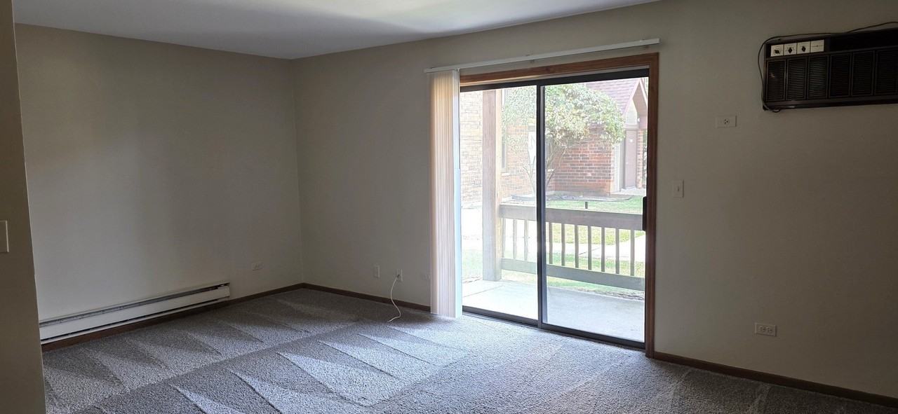 429 Berkshire Dr #11 - Photo 2 of 13