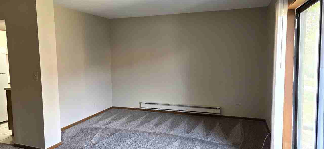 429 Berkshire Dr #11 - Photo 3 of 13