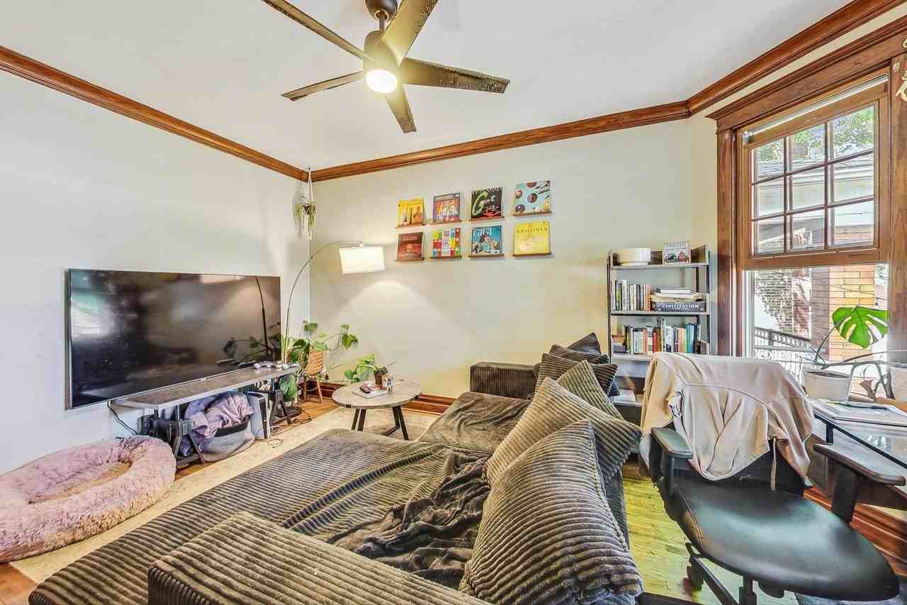 3452 N Leavitt St #1 - Photo 5 of 28
