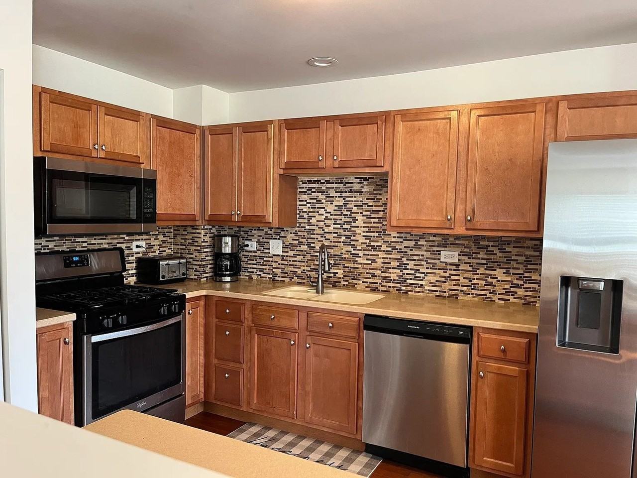 1290 Derry Ln #1290 - Photo 3 of 15