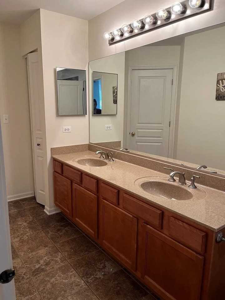 1290 Derry Ln #1290 - Photo 6 of 15