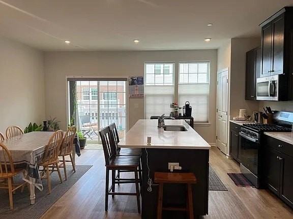 936 Jenkins Ct - Photo 3 of 29