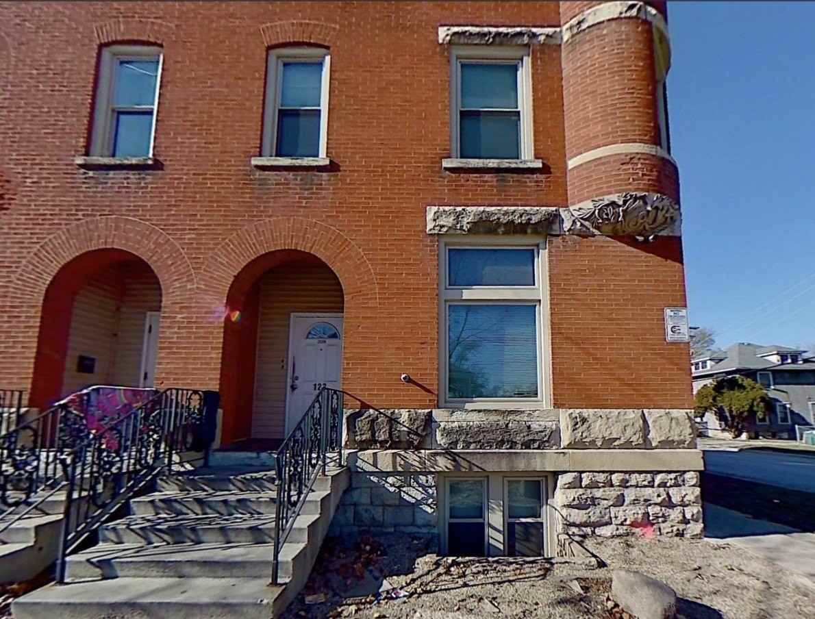 113 N Hickory St #B - Photo 2 of 10