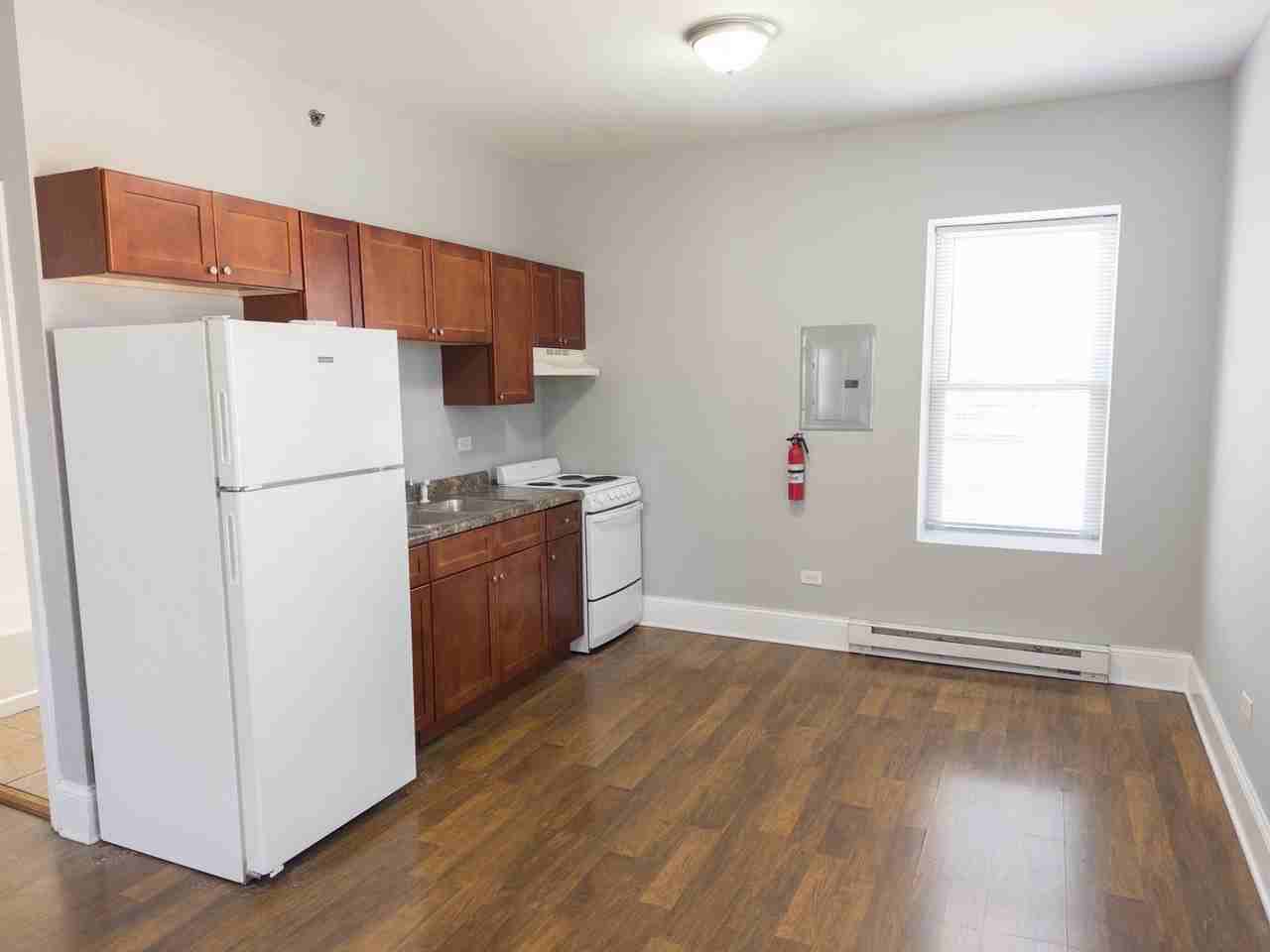 113 N Hickory St #B - Photo 4 of 10
