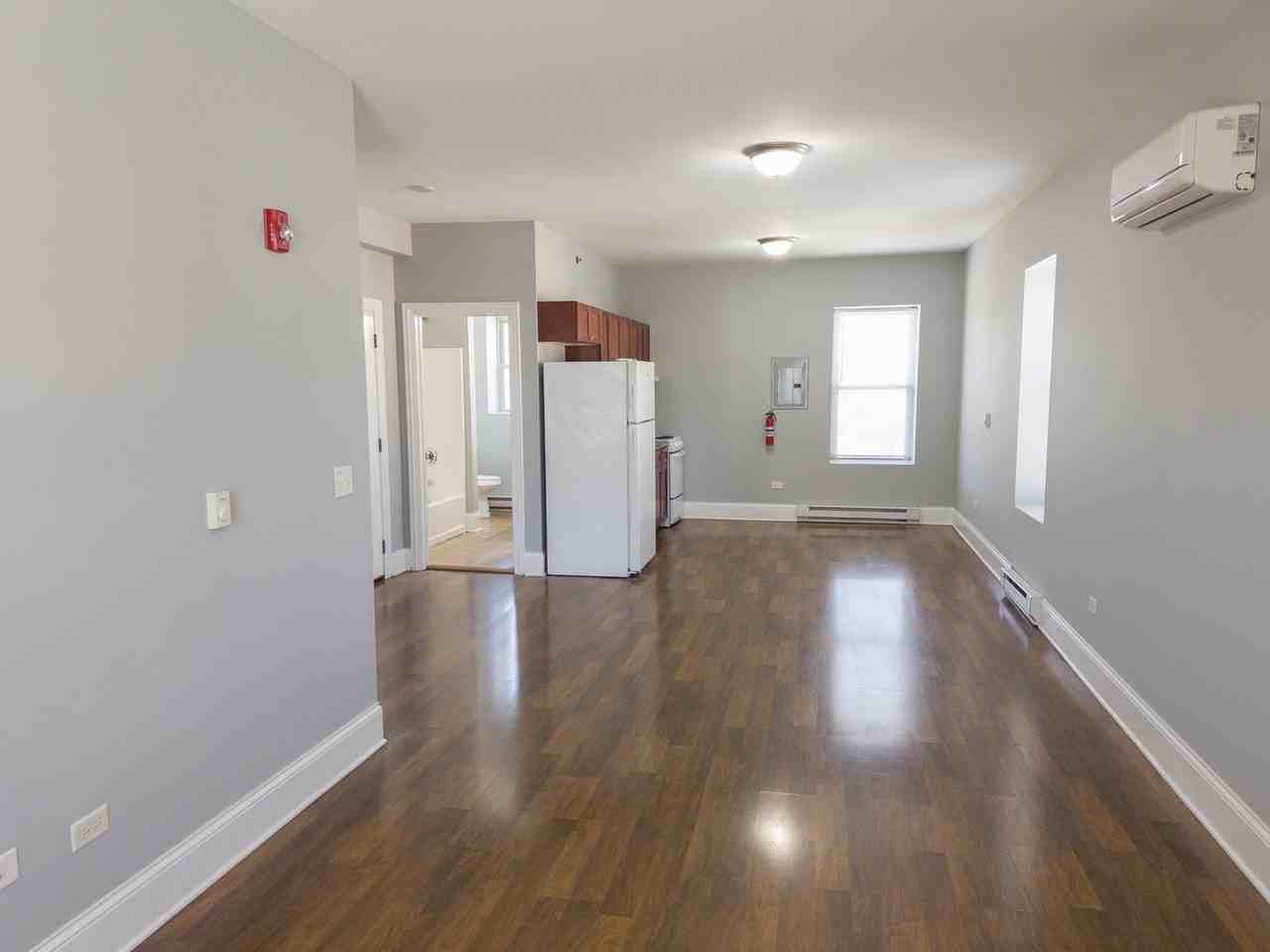 113 N Hickory St #B - Photo 6 of 10