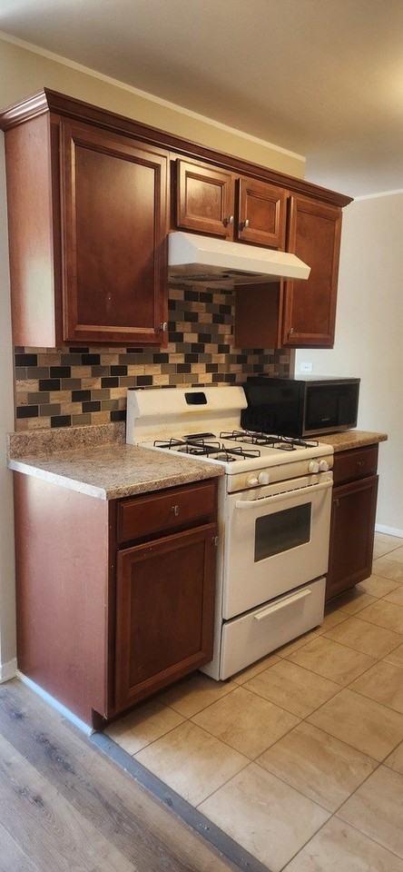 2006 Hastings Dr #2006 - Photo 2 of 10