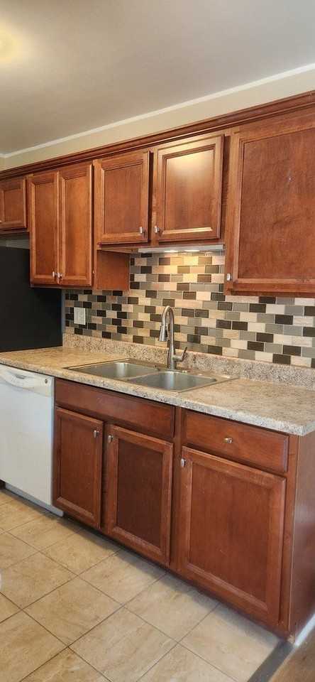 2006 Hastings Dr #2006 - Photo 3 of 10