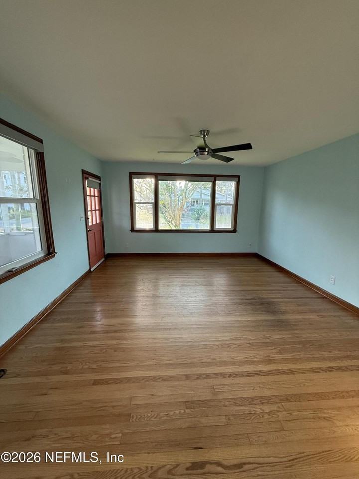 1096 E Coast Dr - Photo 2 of 18