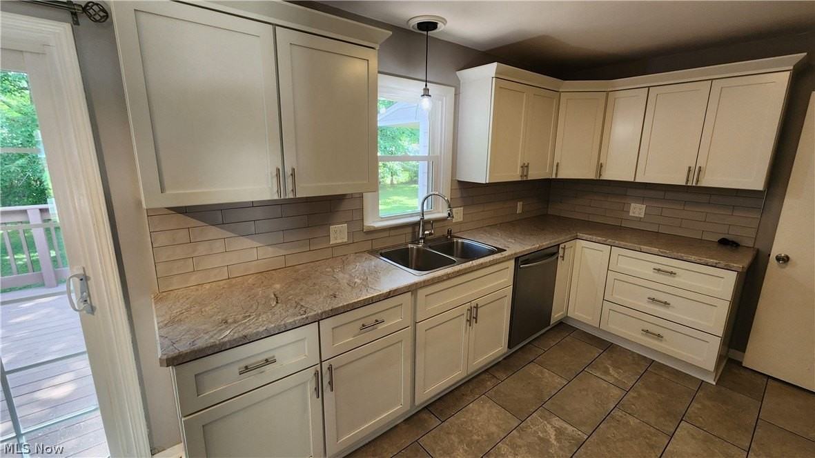 2491 Samira Rd - Photo 3 of 26