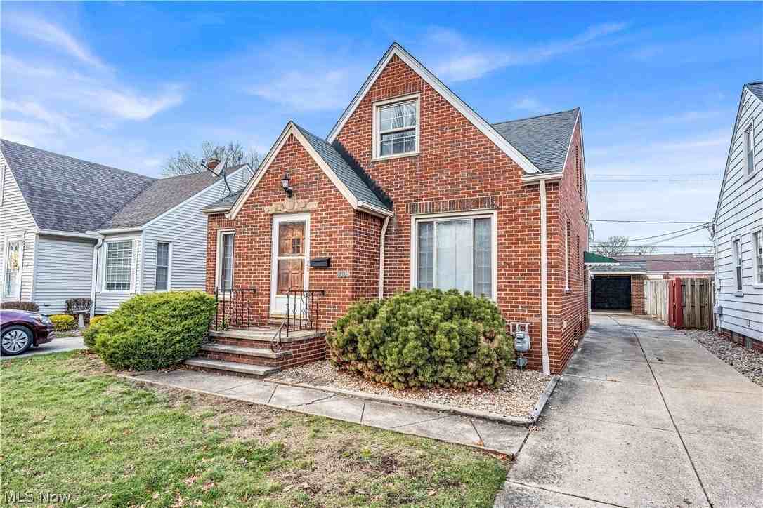 4706 Dawnshire Dr - Photo 2 of 27