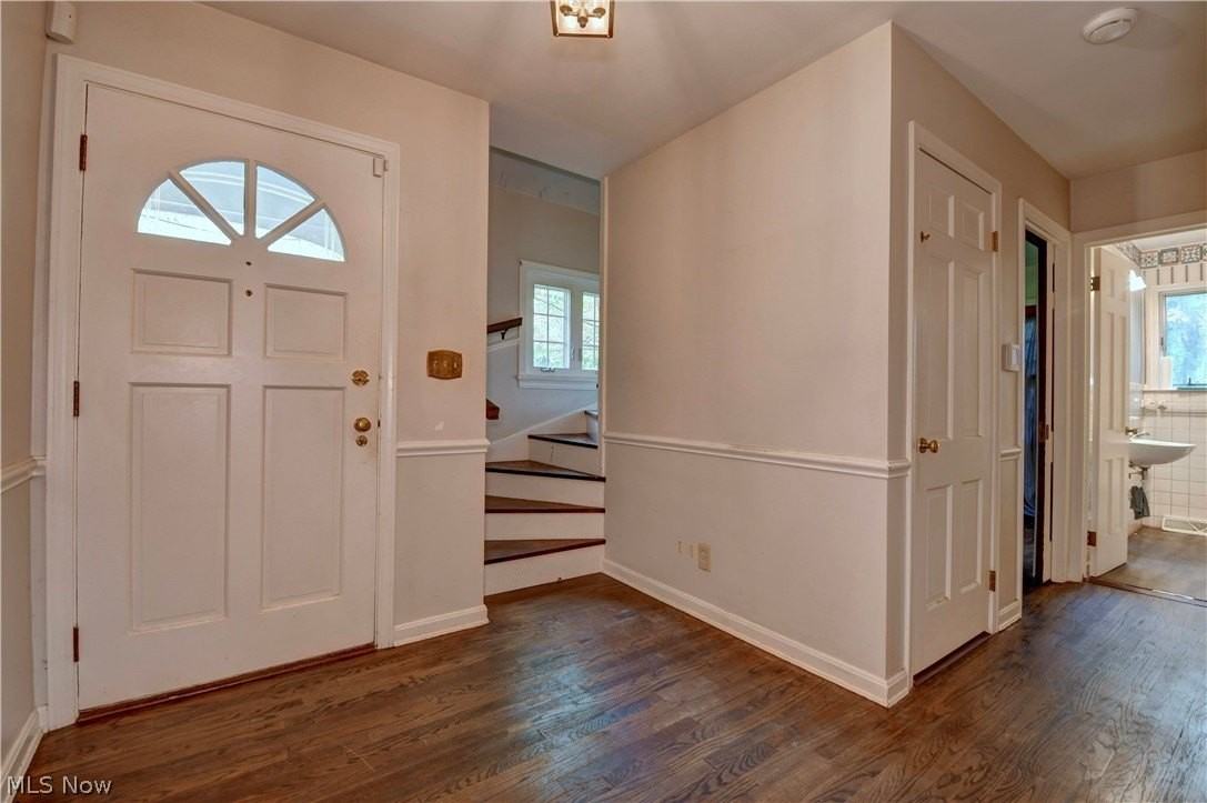 186 S Main St - Photo 4 of 23