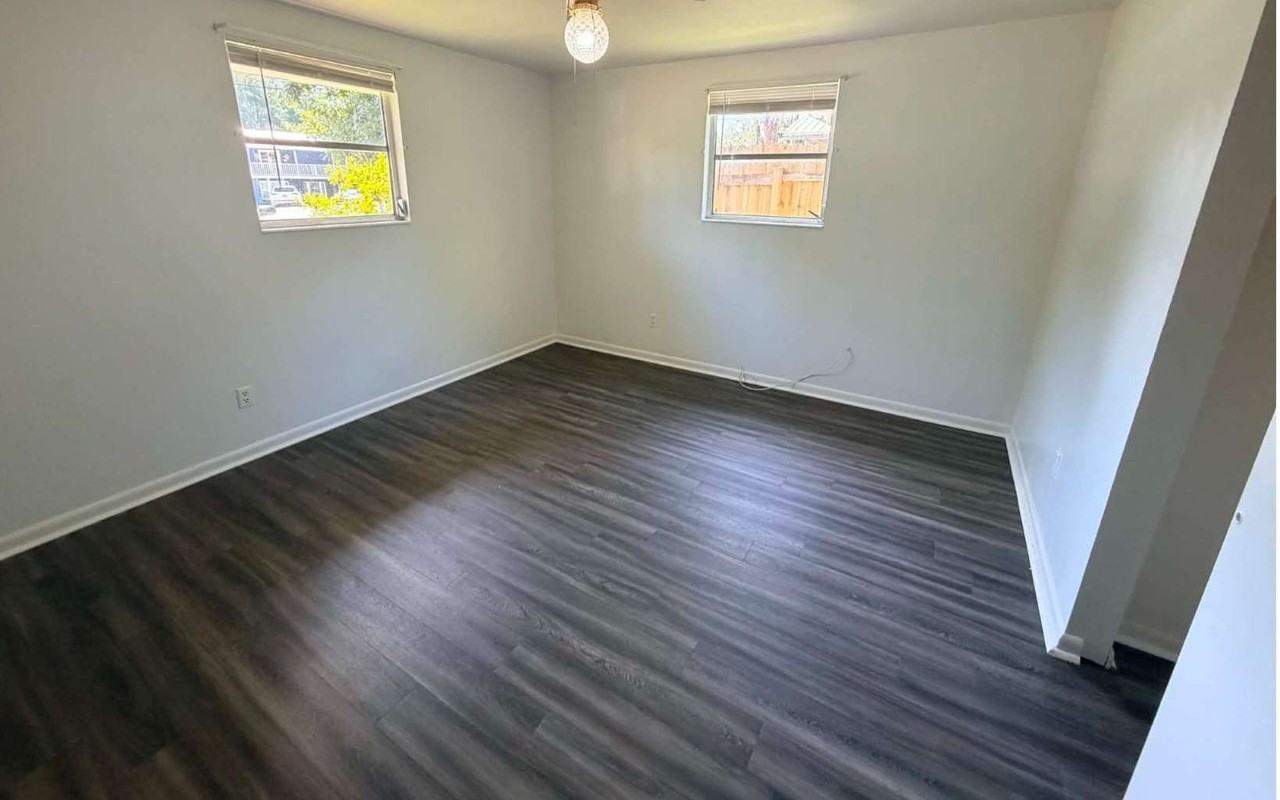 1094 Sw Mcfarlane Ave - Photo 5 of 5