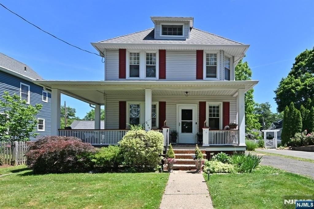 264 Morse Ave - Photo 2 of 28