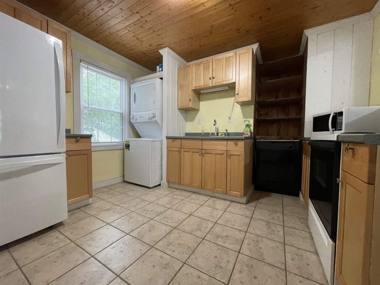 28 Boush St - Photo 4 of 26