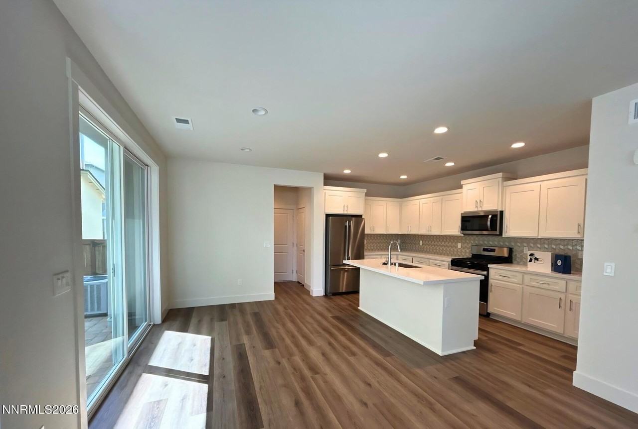 1365 Vine Gate Rd - Photo 4 of 21