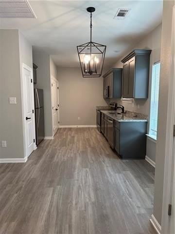 165 Ford St - Photo 6 of 9