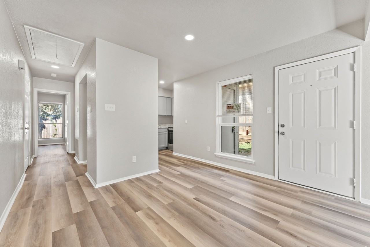 2512 Windy Pine Ln - Photo 4 of 21