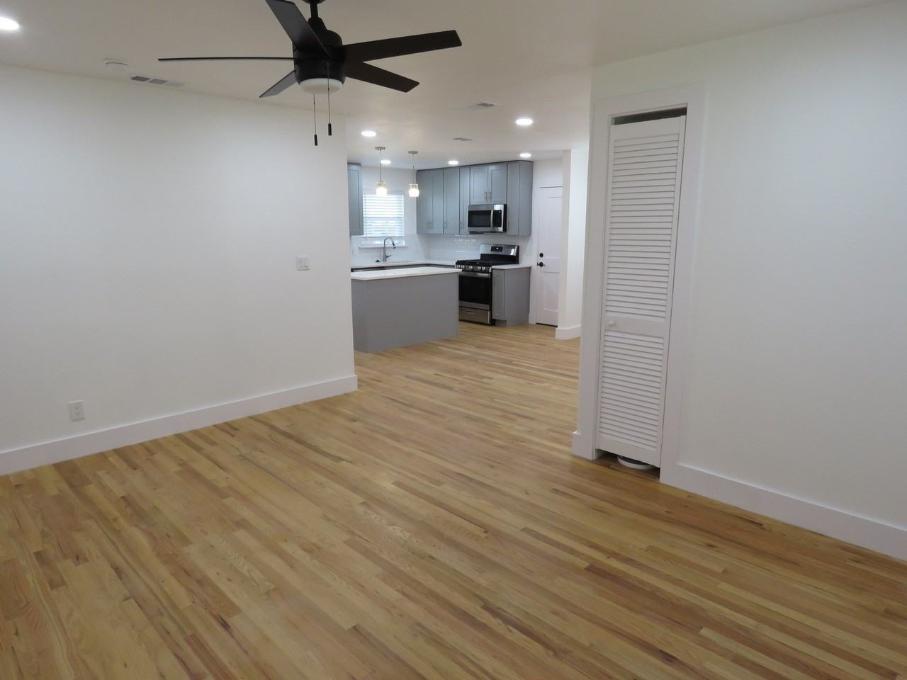 413 Marilu St - Photo 5 of 12