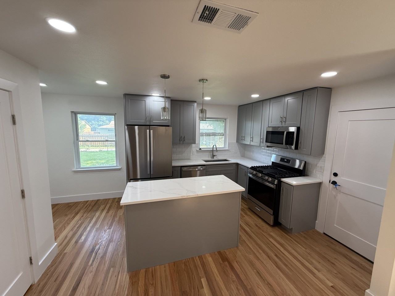 413 Marilu St - Photo 6 of 12