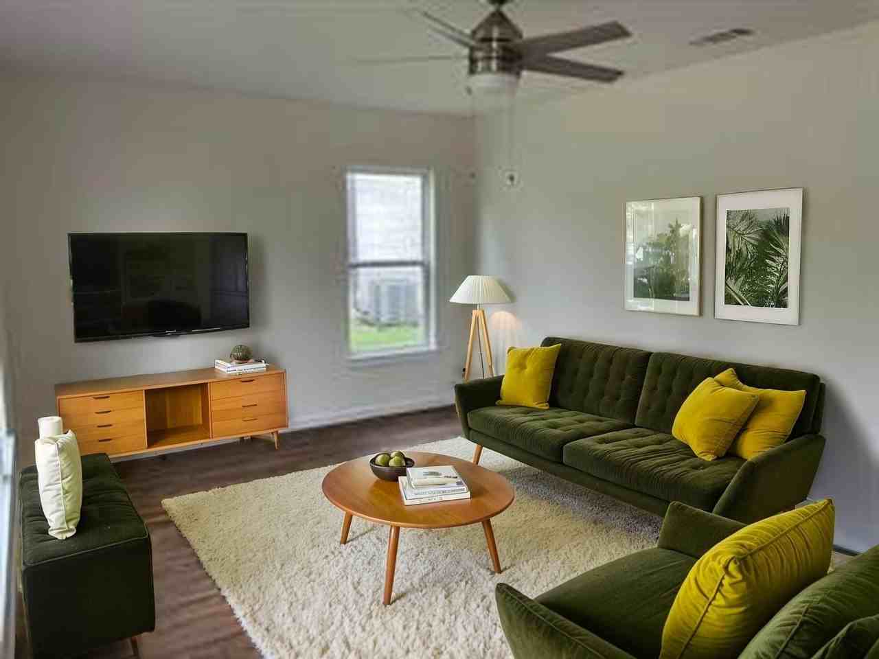 513 W Florence St - Photo 5 of 14