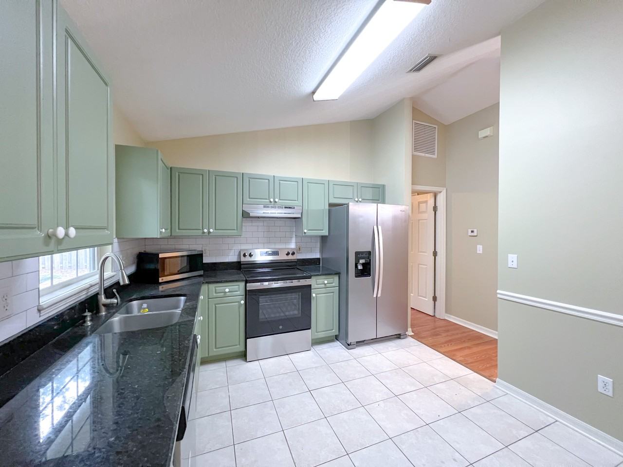 8414 Sw 66th Ln #1 - Photo 6 of 17