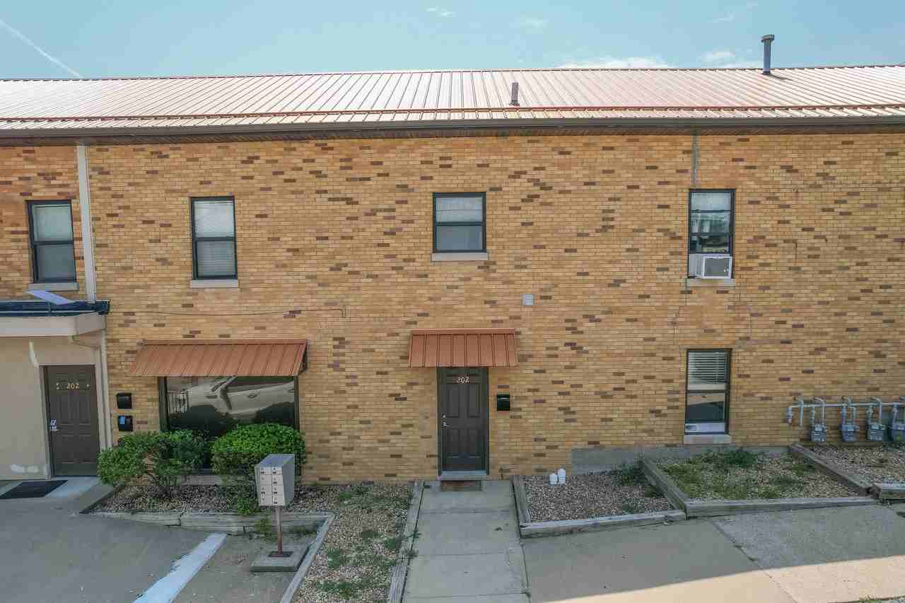 202 E Franklin St #1 - Photo 2 of 20