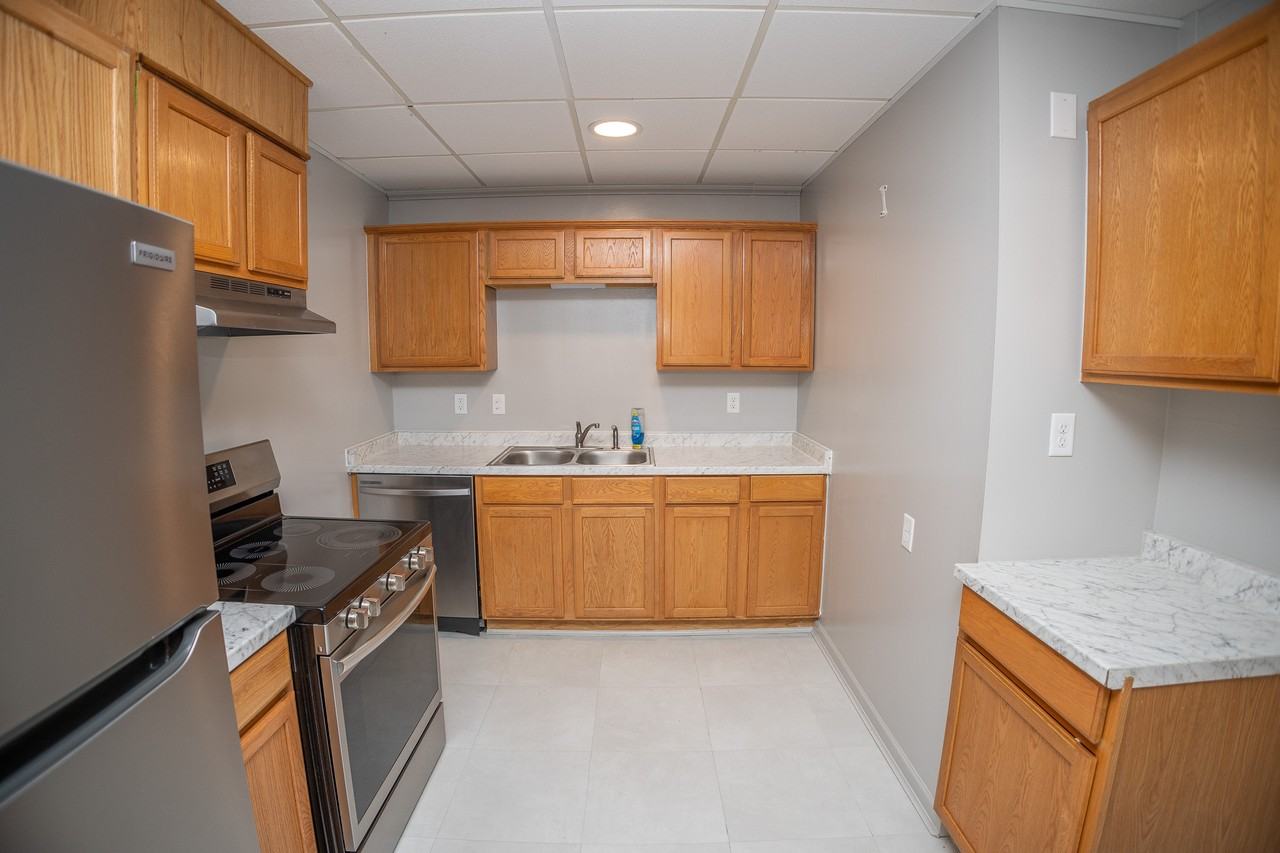 202 E Franklin St #1 - Photo 5 of 20