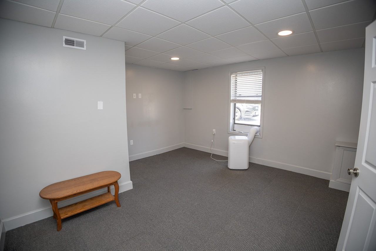 202 E Franklin St #1 - Photo 6 of 20