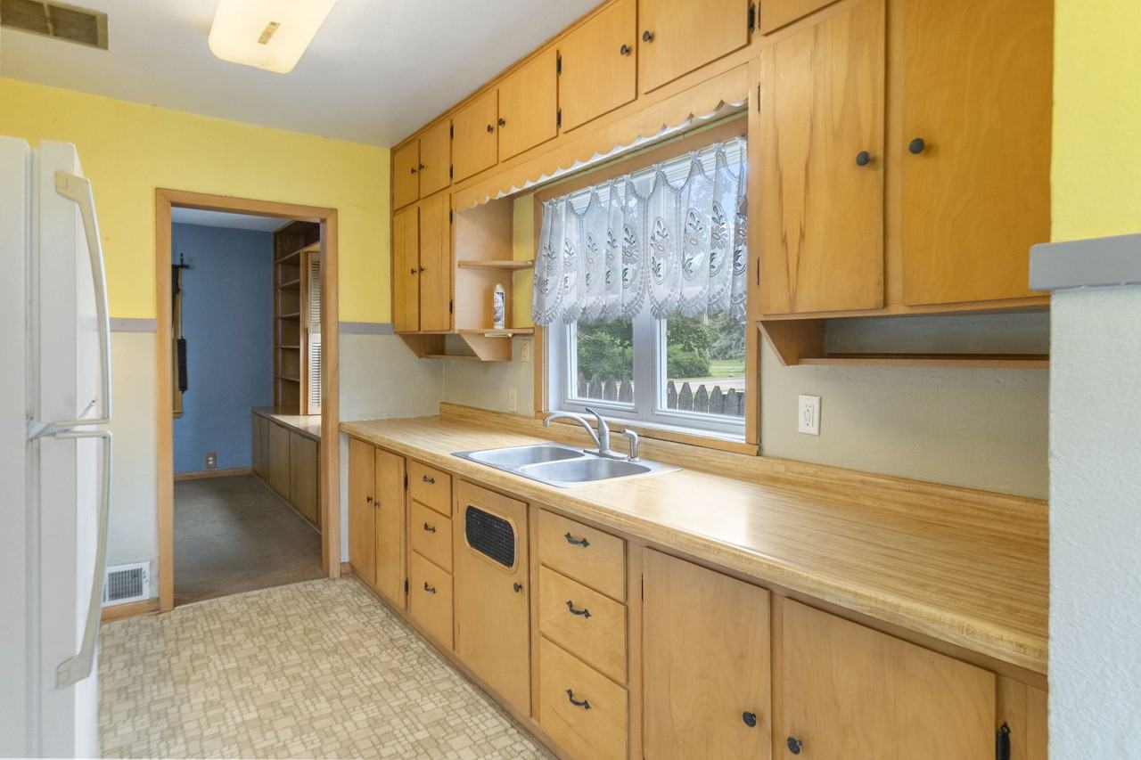 3310 Rownd St #1 - Photo 5 of 16
