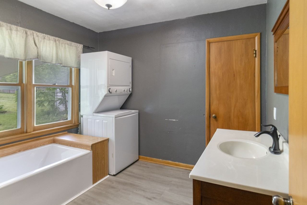 3310 Rownd St #1 - Photo 6 of 16