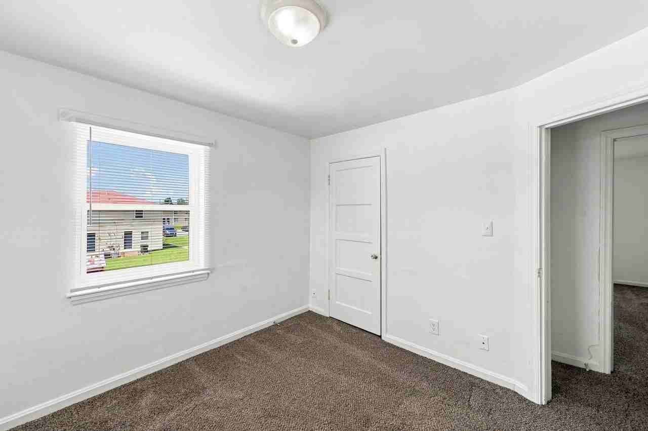 1717 Lodge Ave - Photo 2 of 40