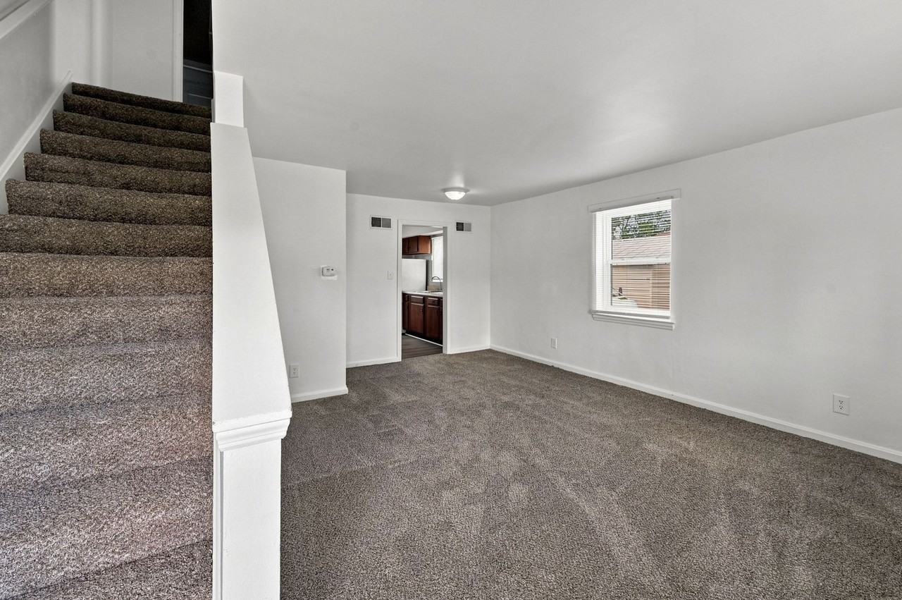 1717 Lodge Ave - Photo 7 of 40