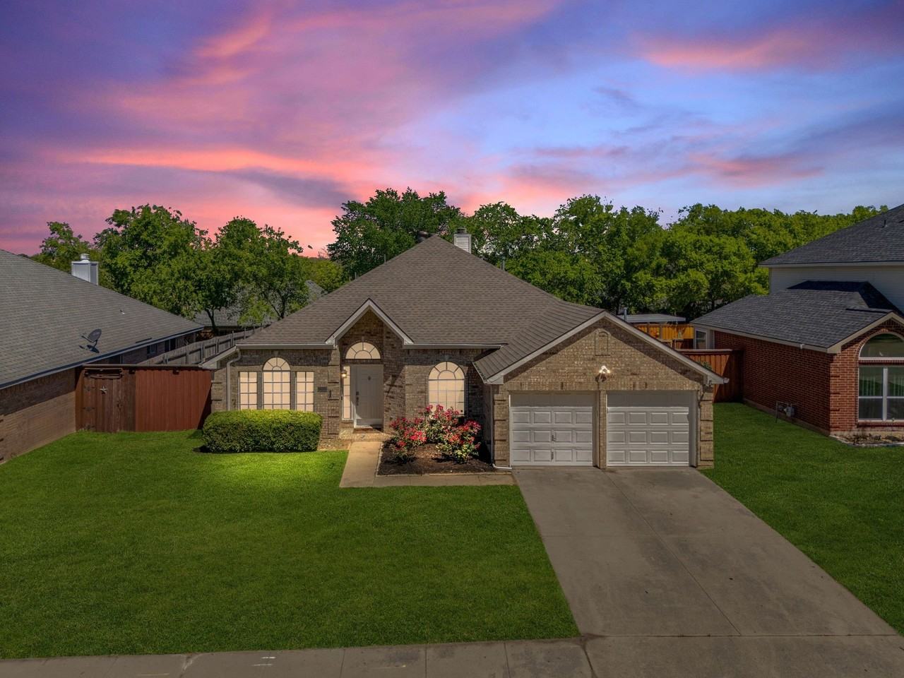 7512 Brookview Dr - Photo 5 of 39
