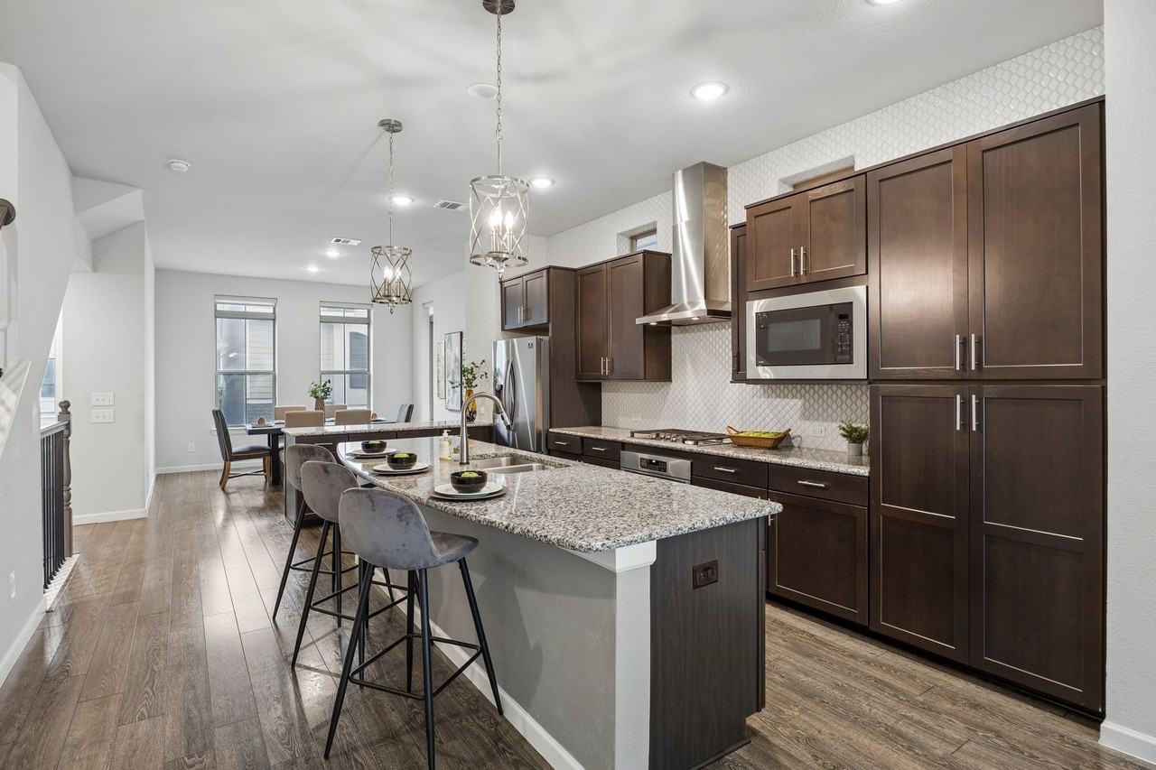 1071 Tea Olive Ln - Photo 3 of 31