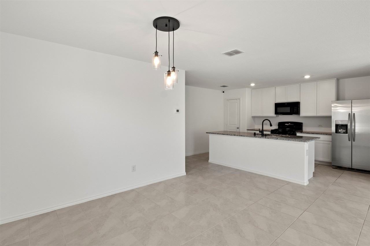 11807 Marcellus Way - Photo 7 of 28