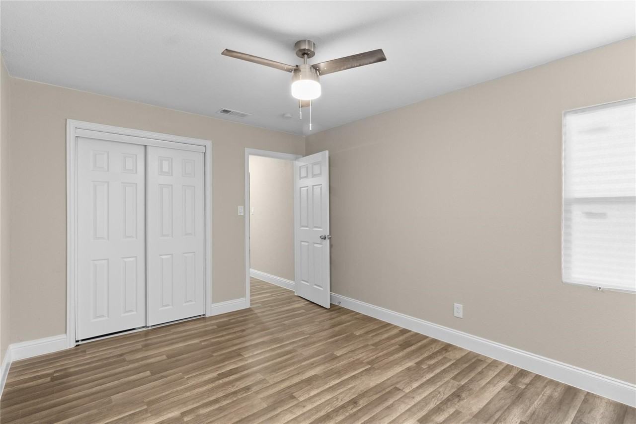 2907 Clinton Ave - Photo 7 of 10