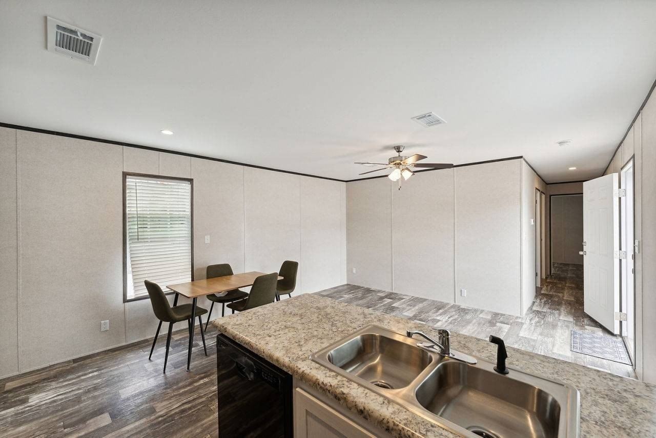 610 S Heather Way #54 - Photo 3 of 7