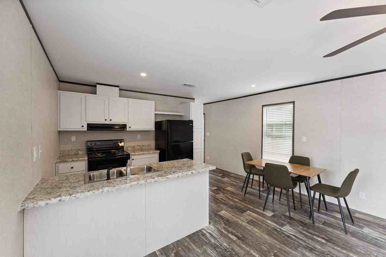610 S Heather Way #54 - Photo 4 of 7