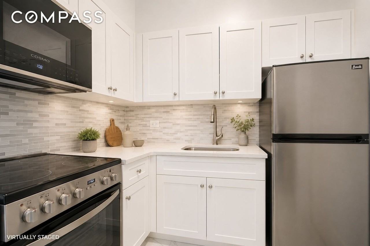 80 Park Ave #18L - Photo 2 of 5