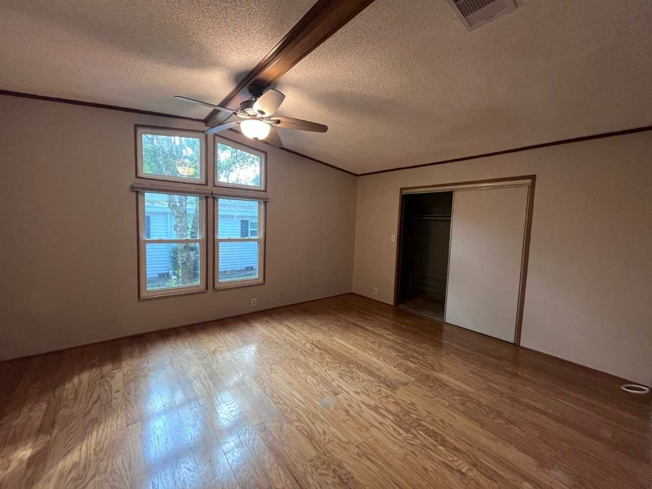 328 Knot Way - Photo 4 of 19
