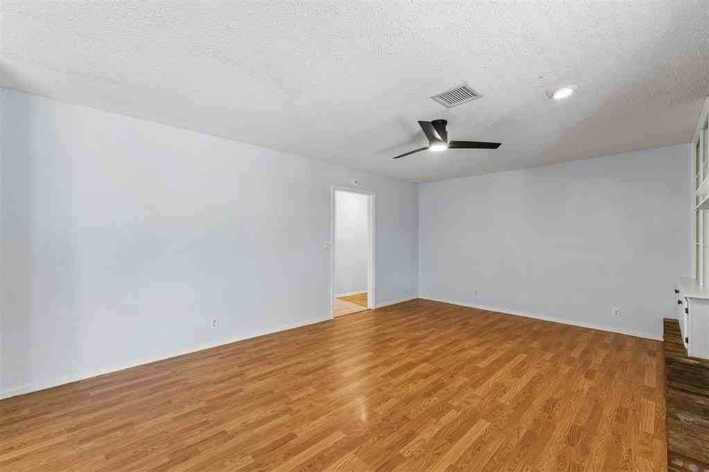 213 S Silver Dr - Photo 7 of 28