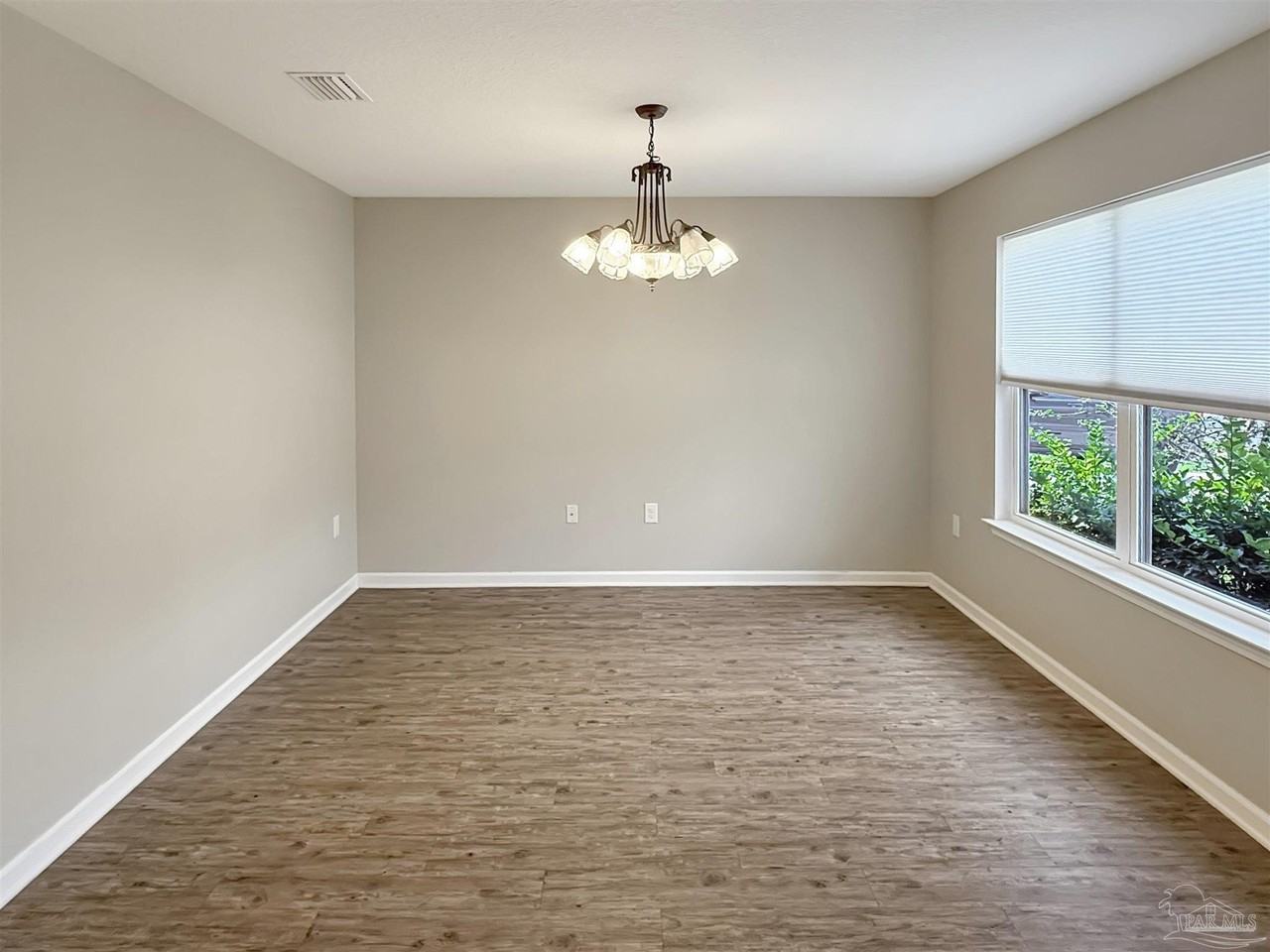 5777 Blackhorse Cir - Photo 4 of 18