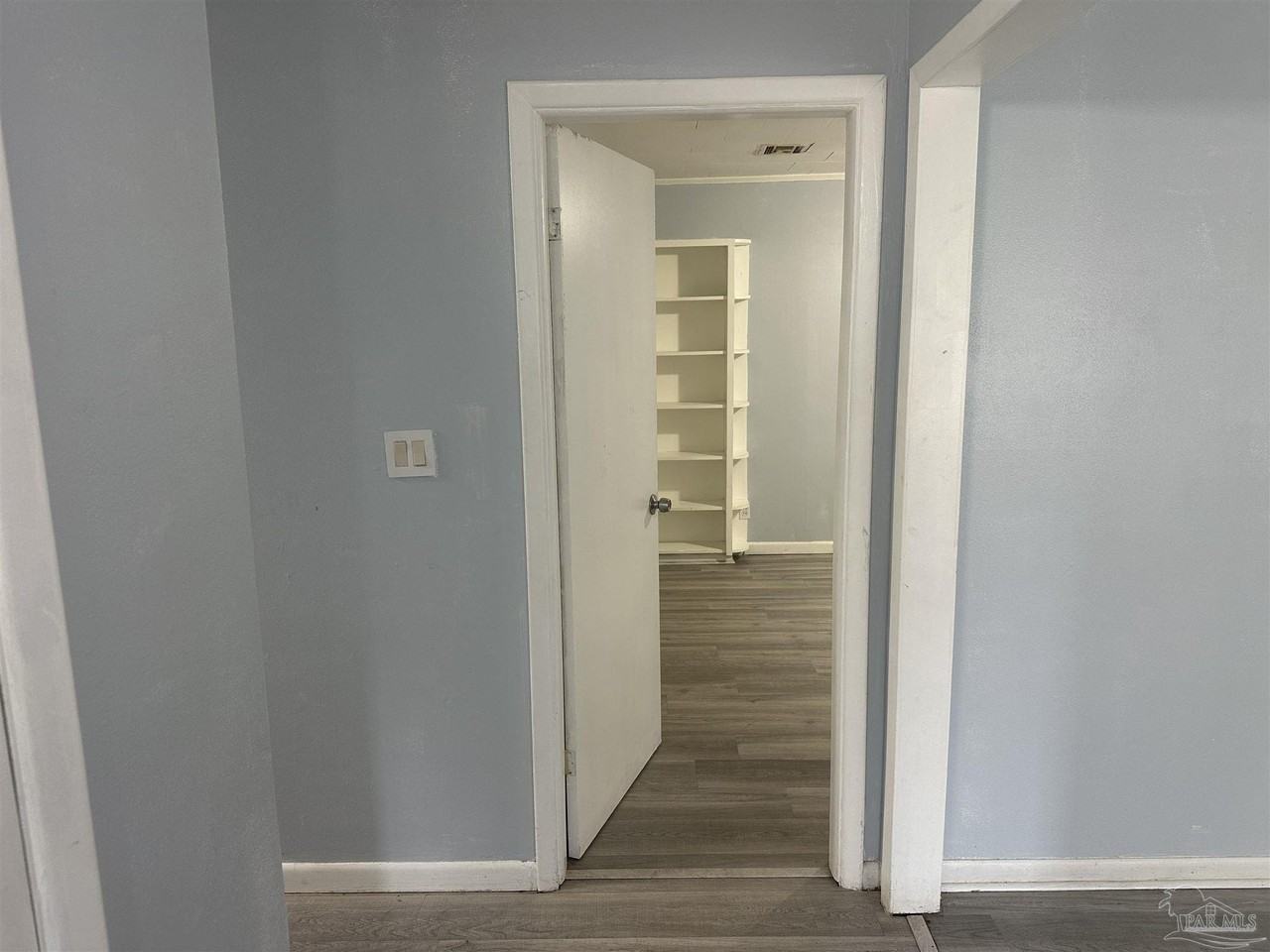 2833 Bellview Ave - Photo 3 of 19