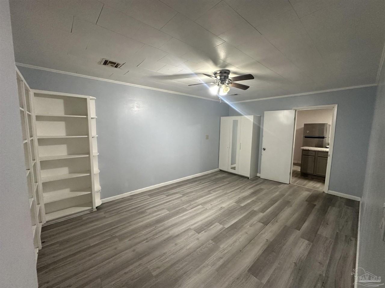 2833 Bellview Ave - Photo 5 of 19