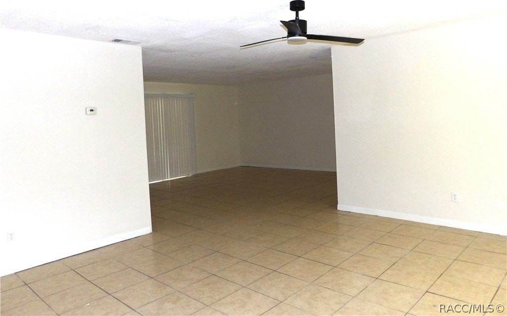 8935 N Basswood Ave - Photo 5 of 16