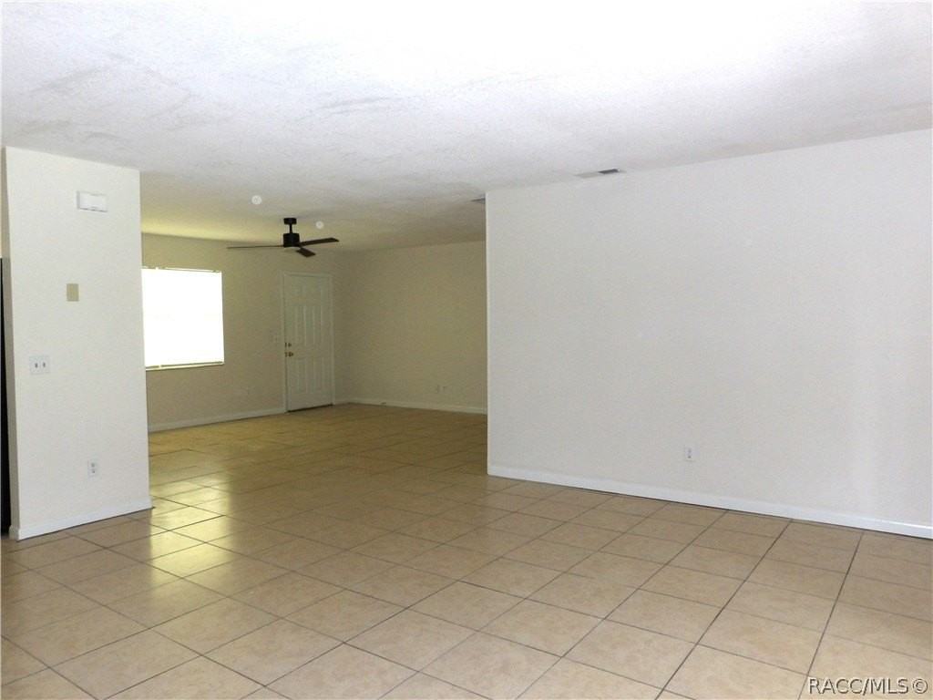 8935 N Basswood Ave - Photo 7 of 16