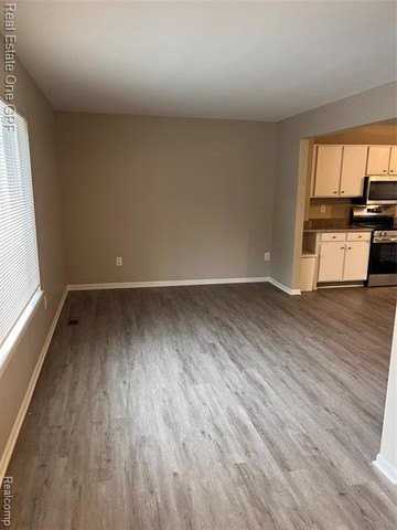 902 Beaconsfield Ave - Photo 7 of 13