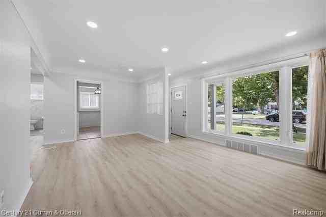 8108 Whitefield St - Photo 6 of 41