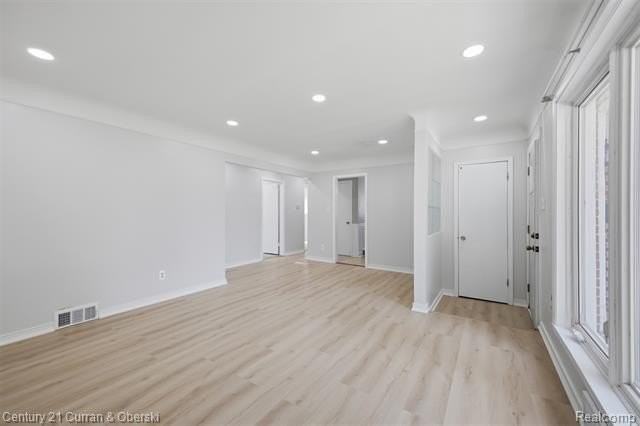 8108 Whitefield St - Photo 7 of 41